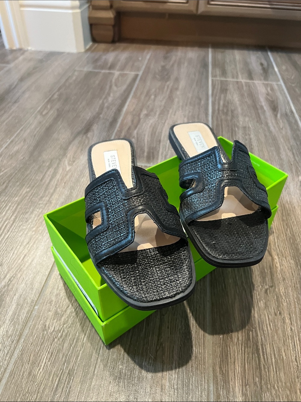 Steve Madden Black Textured Open-Toe Slide Mules